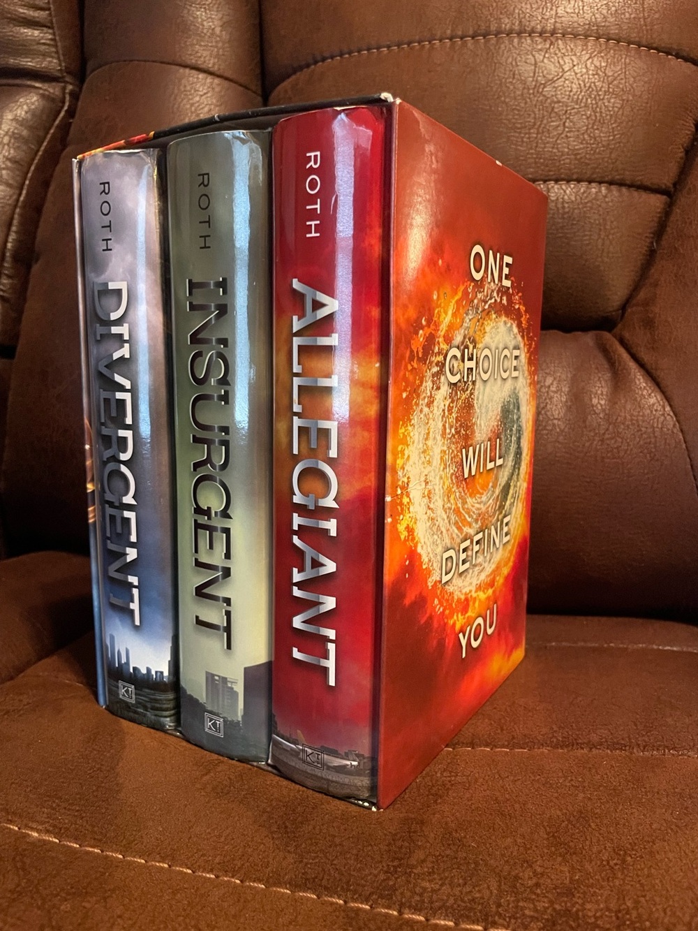 Divergent Series 3-Book Box Set : Divergent, Insurgent, Allegiant